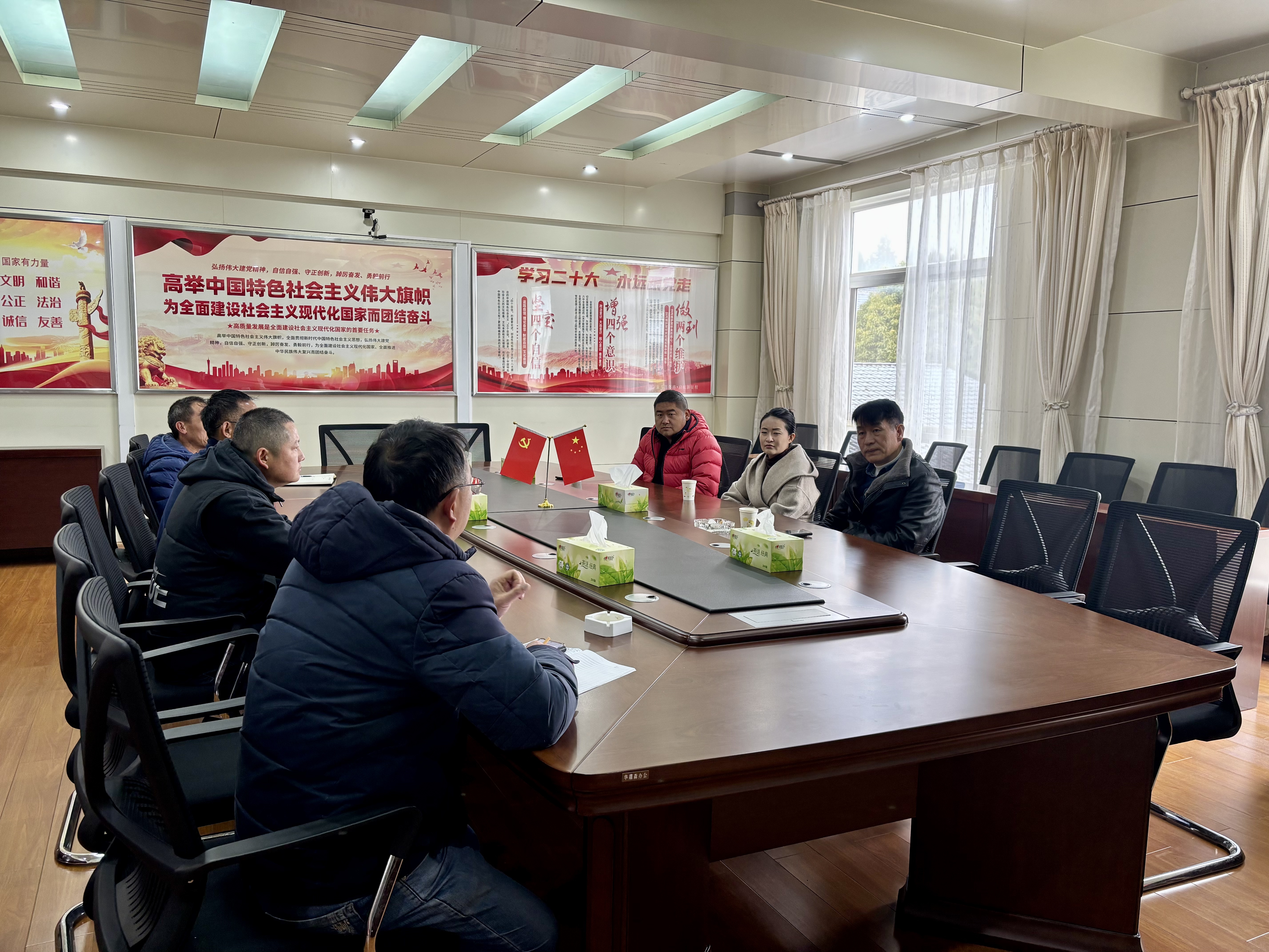 黨建引領(lǐng)聚合力 政企共建促發(fā)展 小石橋鄉(xiāng)政府到玉溪分公司開(kāi)展交流座談